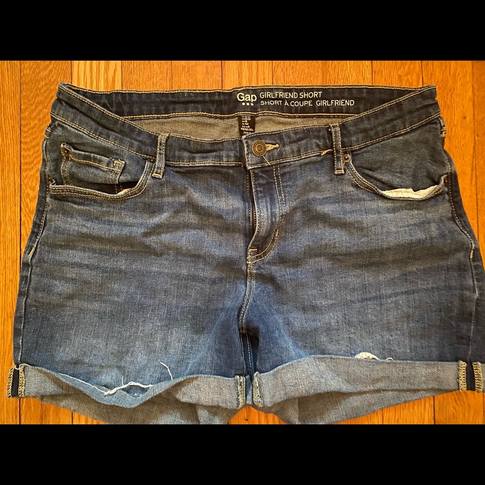 Women’s Gap girlfriend shorts- dark wash